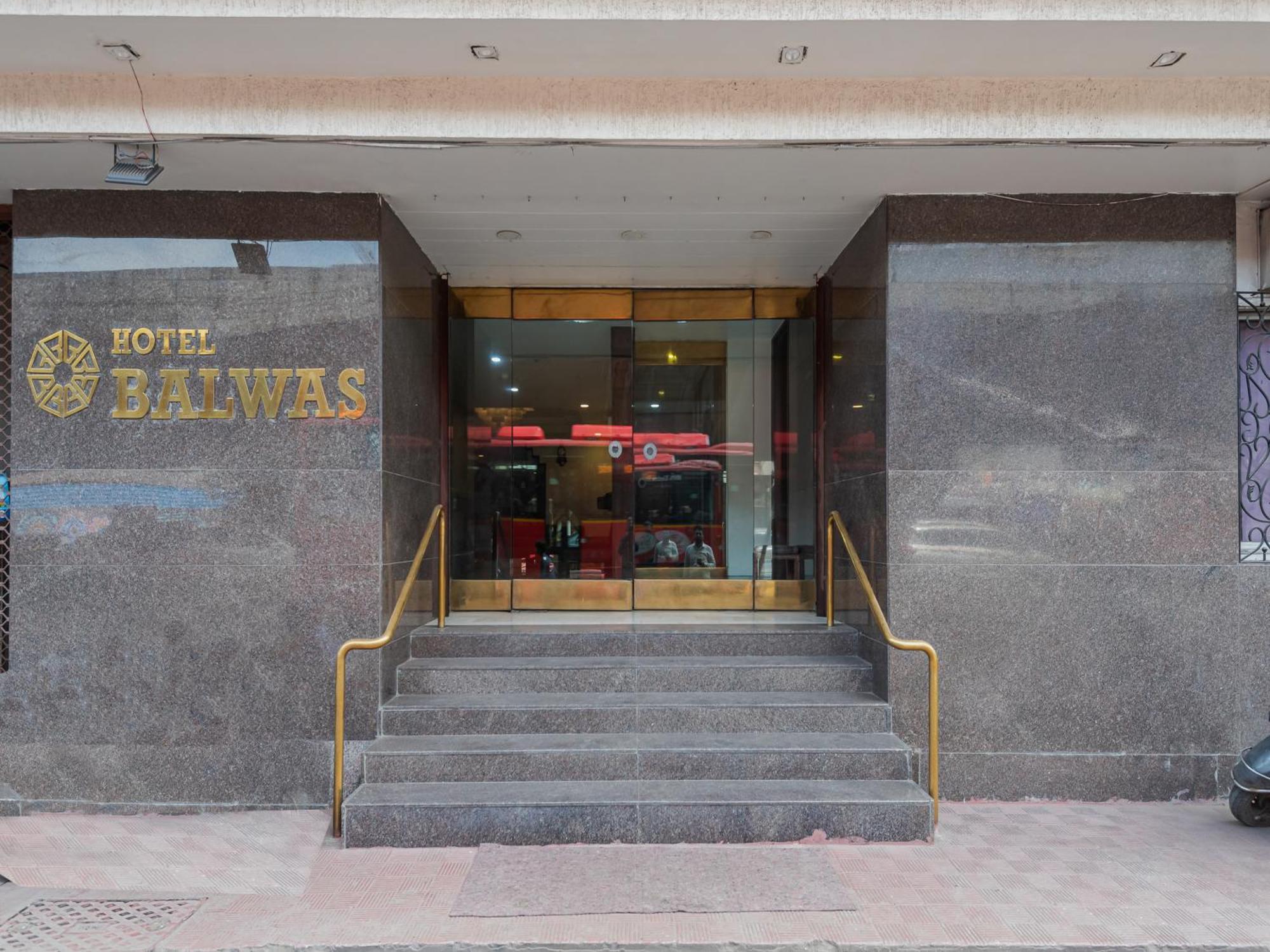 Hotel Balwas Surat Exterior foto